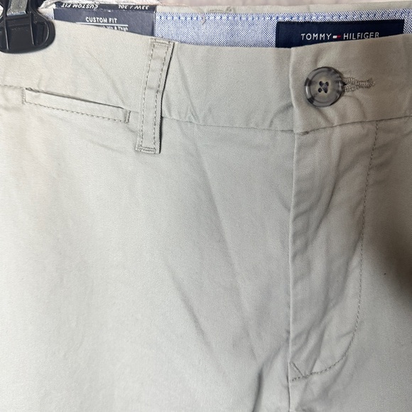 Tommy Hilfiger custom fit straight through hip and thigh. - Picture 5 of 9